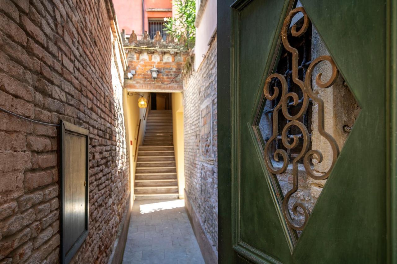 Residenza Centopietre - Dorsoduro By Wonderful Italy Venezia Eksteriør bilde